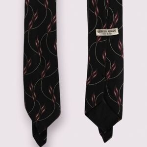 Giorgi Armani Vintage Floral Flame Tie 100% Pure Silk Purple Black